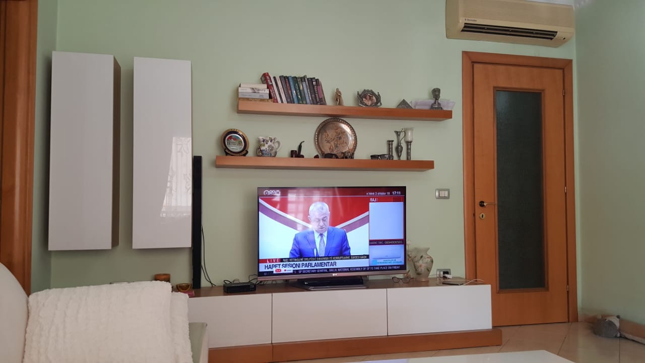 Shitet apartament 3+1 prane Zogut te Zi, Tirane.